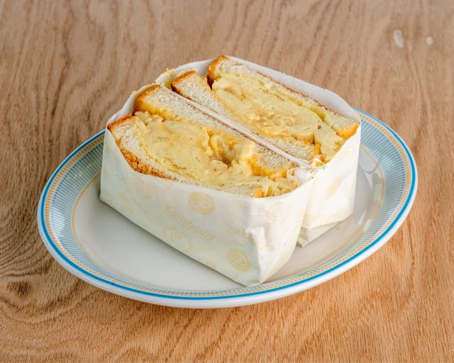 Egg Hug Sandwich.